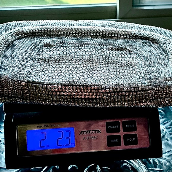 Gorgeous rhinestone pumps 
fully encrusted with matching purse. - size 8 1/2 - Picture 12 of 16